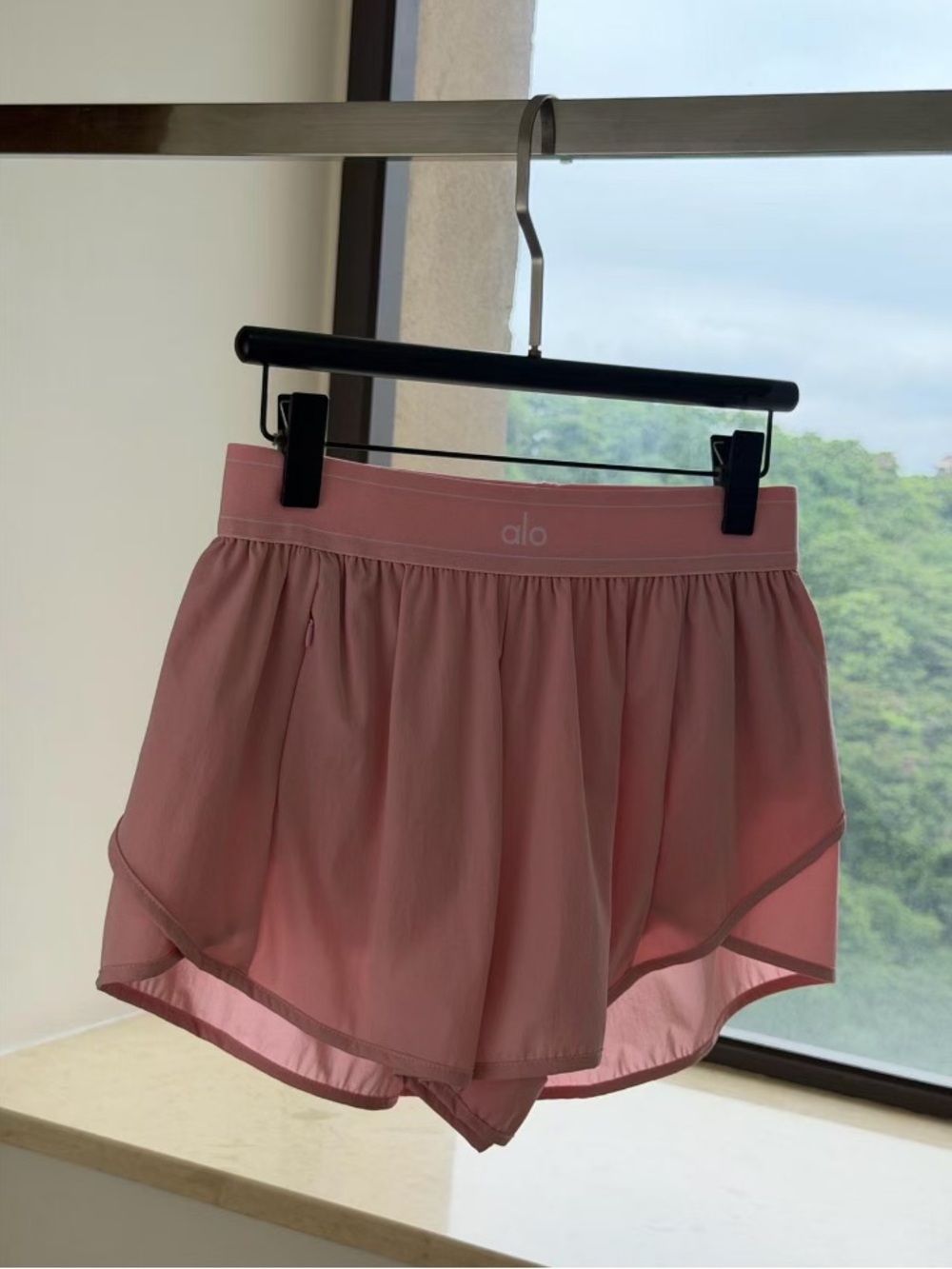 ALO Yoga Women's Dusty Rose Athletic Shorts